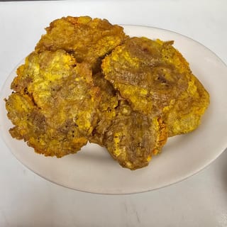 Tostones (Seasoned Green Plantain Chips)