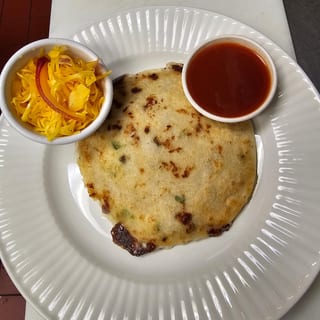 pupusa de camaron y jalapeño